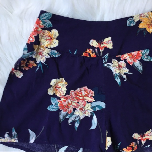 Charlotte Russe Floral High Waist Shorts - Picture 2 of 10